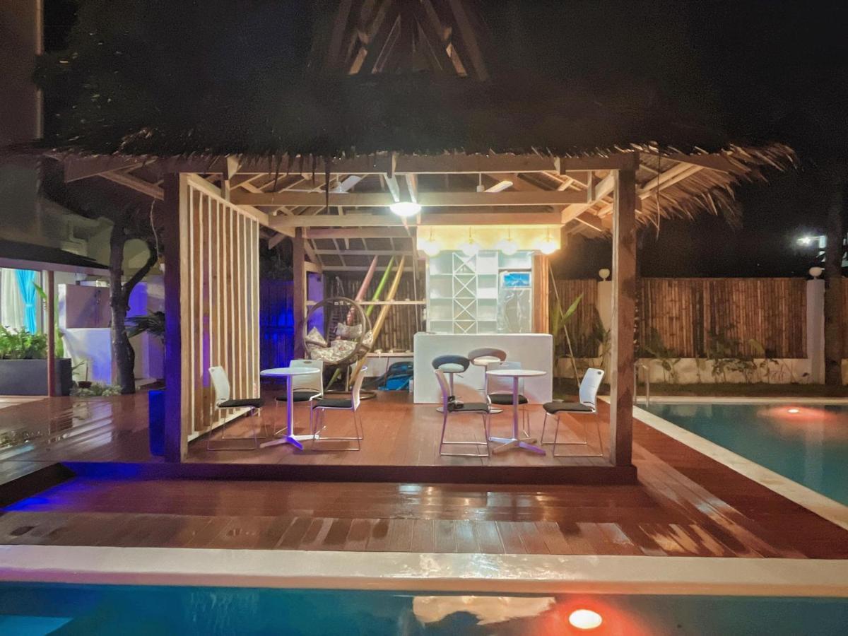 Siargao Seasky Resort Catangnan Exteriör bild